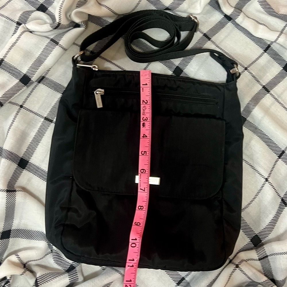 Baggallini Black Crossbody Bag - Picture 4 of 10